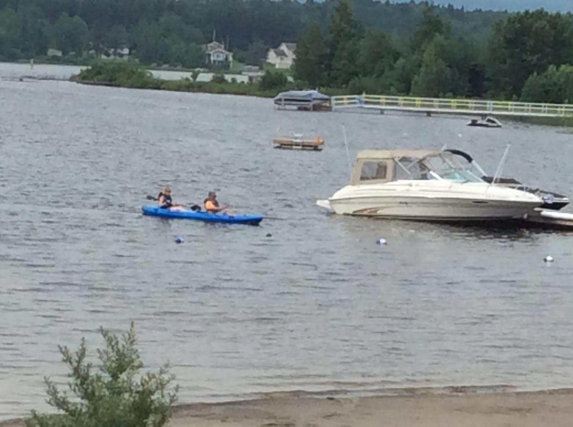 Les Chalets Baie Cascouia Larouche Exterior foto
