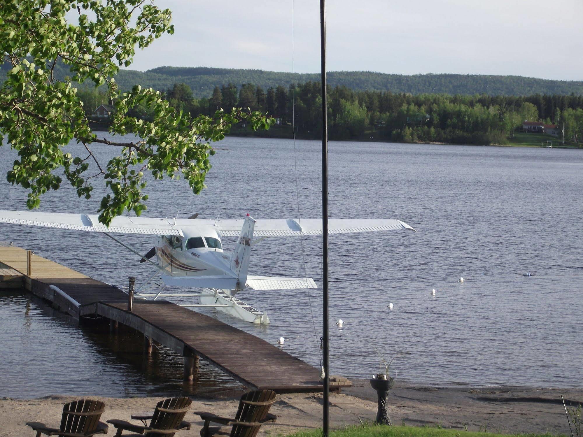 Les Chalets Baie Cascouia Larouche Exterior foto